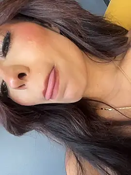 MystiqueXXX Adlı Modelin Canlı XXX Sohbeti