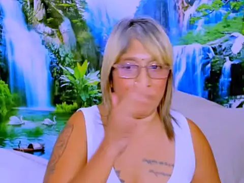 Chatroom XXX en direct de indianroxy