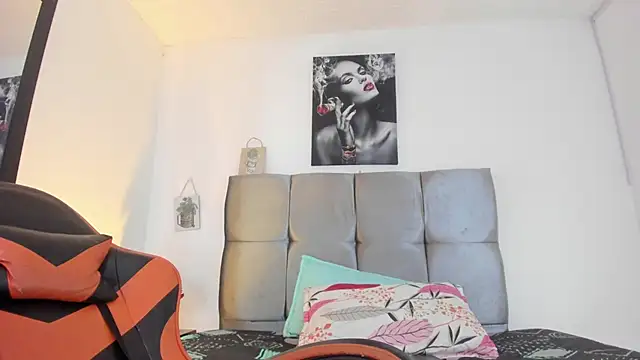 Ariel_star1 élő XXX-chatje