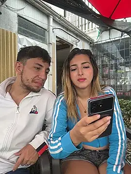Chat +18 de Luke_and_Liah ao vivo