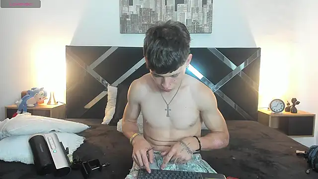 צ'אט XXX בשידור חי של Jake_hot00