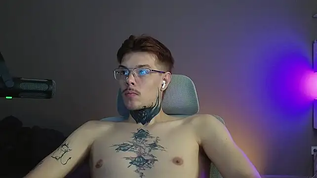 DENIS_HERE's Live XXX Chat