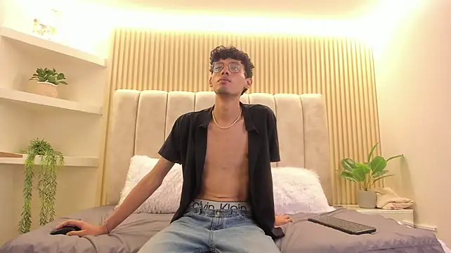 XXX chat uživo modela Ethan_Kay