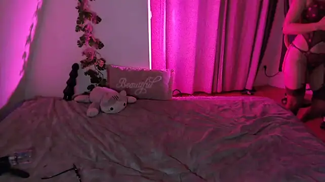 KynekoBtbf's Live XXX Chat