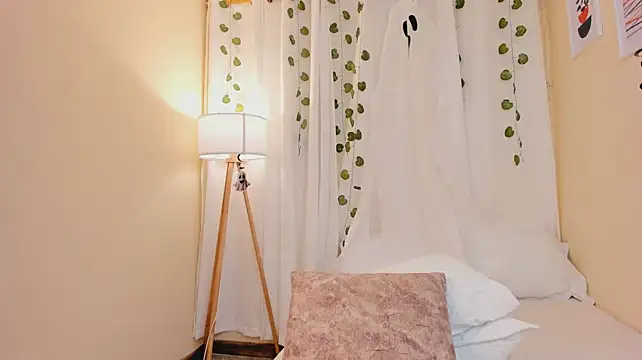 VioletaGrace Adlı Modelin Canlı XXX Sohbeti