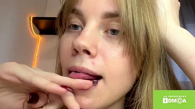 SunnyStrike Live XXX-Chat