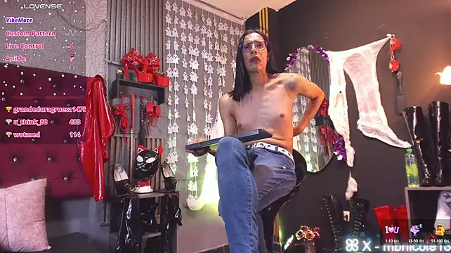 MissNicoleSds live XXX chat