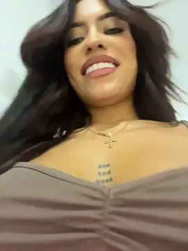 צ'אט XXX בשידור חי של MystiqueXXX