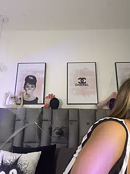 JuliaColemann Chat XXX live