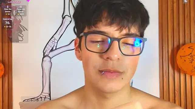 Milo_Wolff's Live XXX Chat