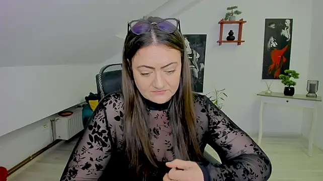 Chat +18 de MistressDarrah ao vivo