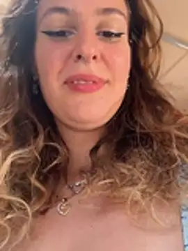 LillyFlowerson 라이브 XXX 채팅