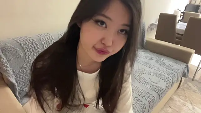 Chat +18 de EffieCupples ao vivo