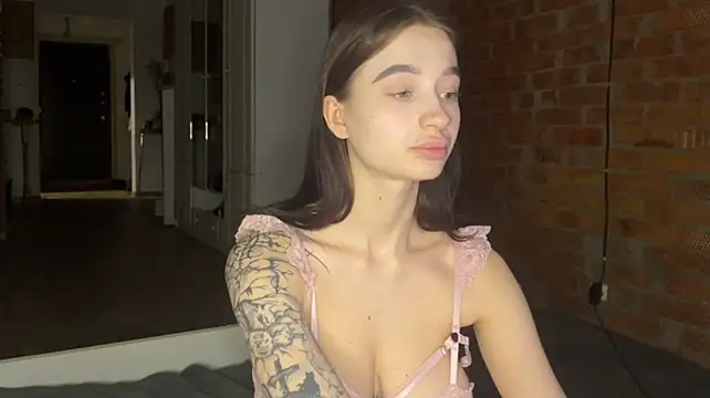 imChatty_Alice Live XXX-Chat