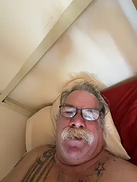 צ'אט XXX בשידור חי של Caesar_Baxter