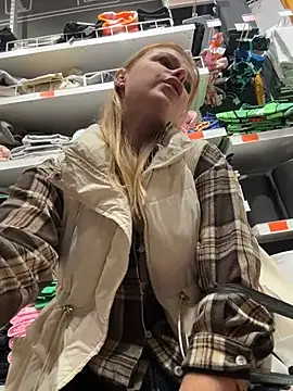 HarrietDart – Naživo XXX chat