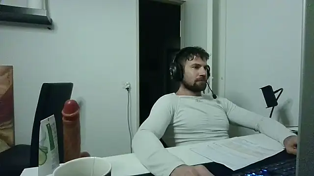 Chat +18 de alpha-hunk ao vivo