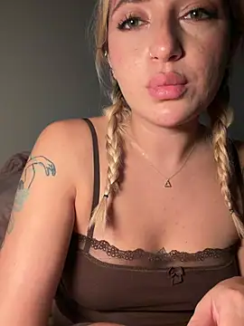 Chatroom XXX en direct de yaprakmericc