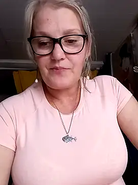 irinamaux Adlı Modelin Canlı XXX Sohbeti