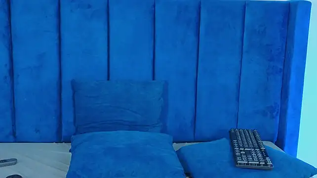 XXX chat uživo modela ALESSIAMONROE_CR