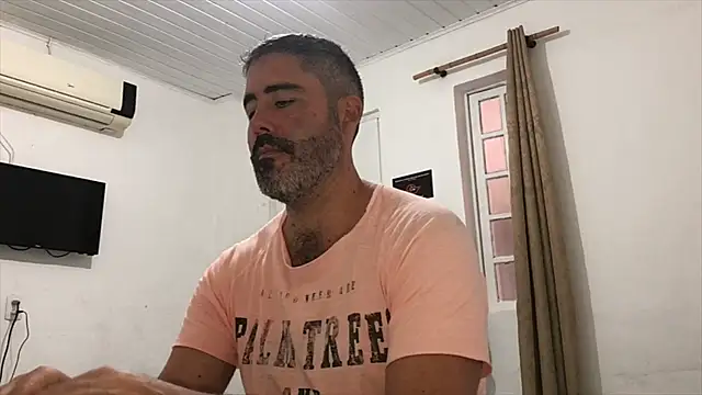 Chatroom XXX en direct de victor_chat