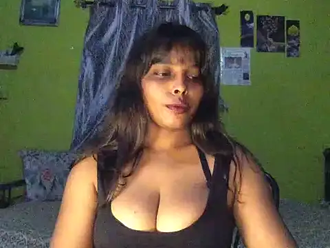 Chat XXX ao vivo de raveena_hot