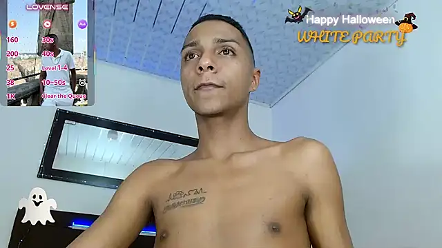 Онлайн чат XXX hotboyluxe