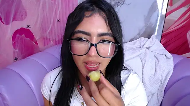 Holly_Watson_ live XXX chat