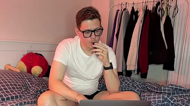 XXX chat uživo modela daniel-below