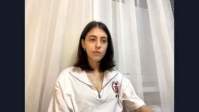 JessicaRomjue Chat XXX in diretta