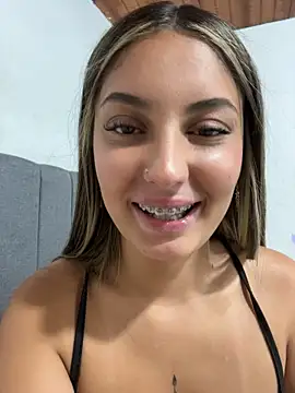 Chat +18 de Lucifer-firee ao vivo
