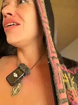 Chat +18 de MARILYNKOVANOVA ao vivo