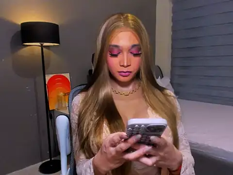 SelenaWhitmore's Live XXX Chat