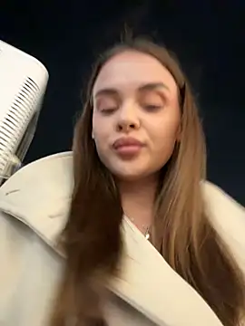 KristiRich Adlı Modelin Canlı XXX Sohbeti