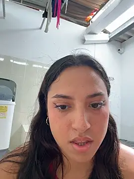 צ'אט XXX בשידור חי של MeggyMae_