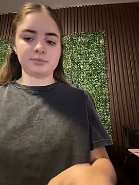 imlindapink's Live XXX Chat