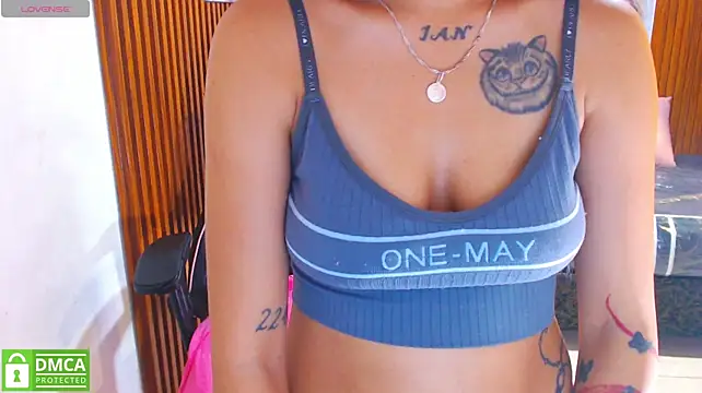 Corall_tay1 Webcam-Show