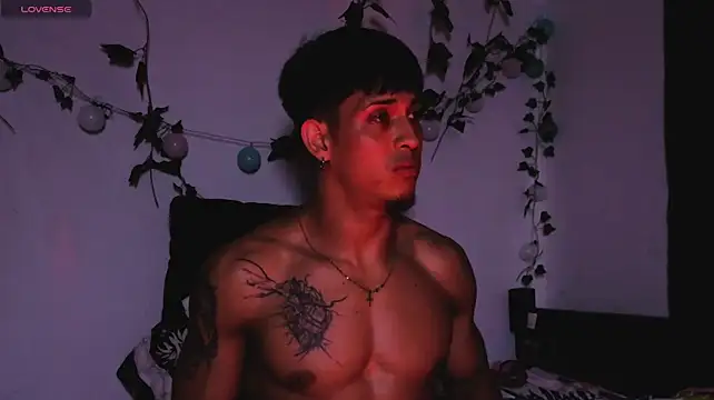 Austin_muscle লাইভ XXX চ্যাট