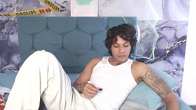 MaximilianRoth Live XXX-Chat