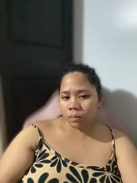 XXX chat uživo modela -CLARAMommy-