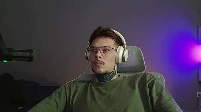 Czat XXX na żywo – DENIS_HERE