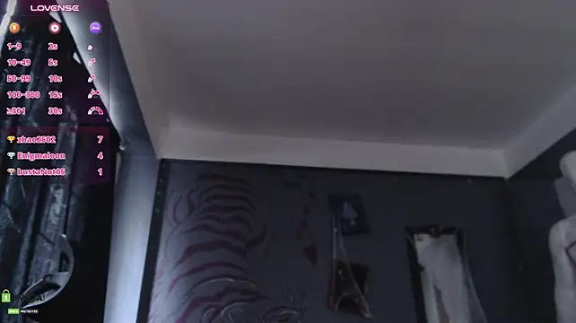 Chat +18 de Regina_Iris ao vivo