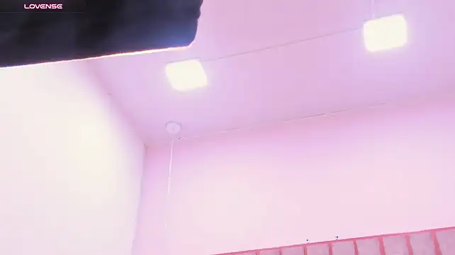Zoe_Monrow's Live XXX Chat