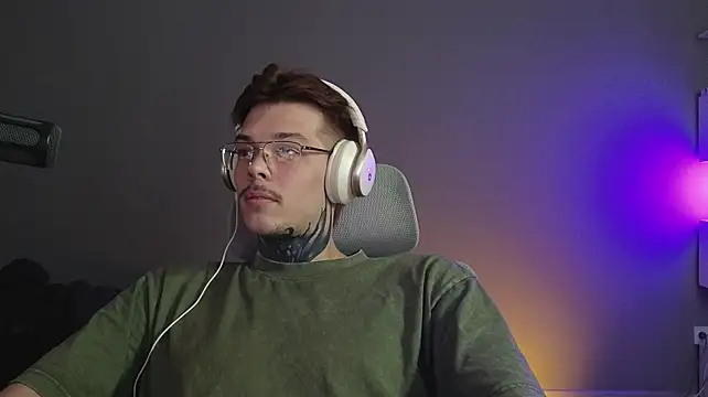 DENIS_HERE Live XXX Chat