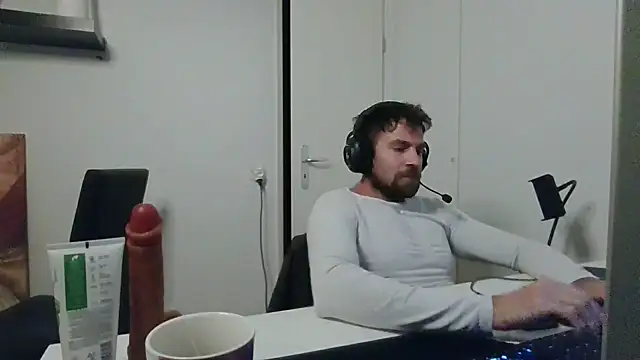 alpha-hunk Live XXX-Chat
