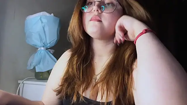 XXX chat uživo modela FoxCharm