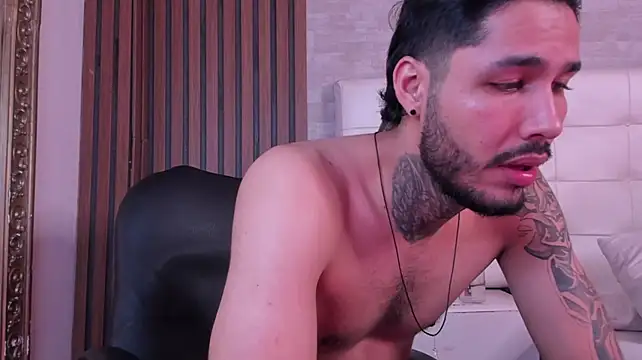 Chatroom XXX en direct de JacksonGreenn