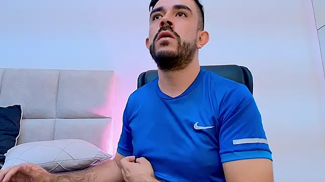 دردشة NicoSaint_ الجنسية المباشرة