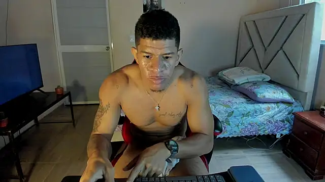 Felipe-ReyesF4 Live XXX-Chat
