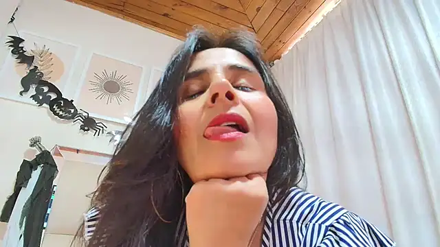 _Marcela__ Adlı Modelin Canlı XXX Sohbeti